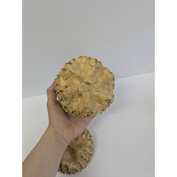 Handwoven Hawaiian Lauhala 6-Point Star Basket - Picture 6 of 8